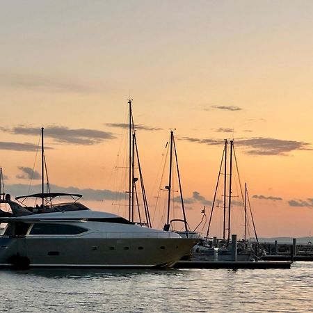 Motoryacht 21 Avec Equipage 호텔 바르셀로나 외부 사진