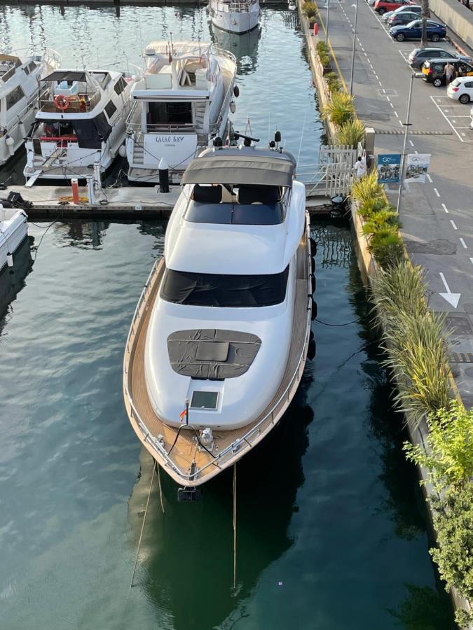 Motoryacht 21 Avec Equipage 호텔 바르셀로나 외부 사진
