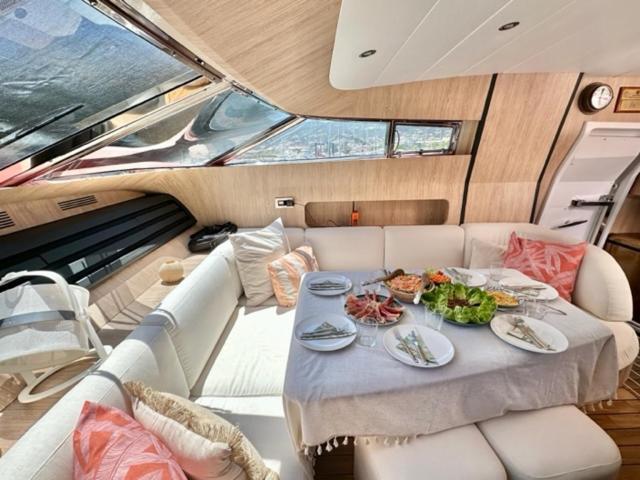 Motoryacht 21 Avec Equipage 호텔 바르셀로나 외부 사진