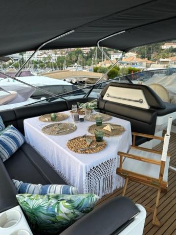 Motoryacht 21 Avec Equipage 호텔 바르셀로나 외부 사진