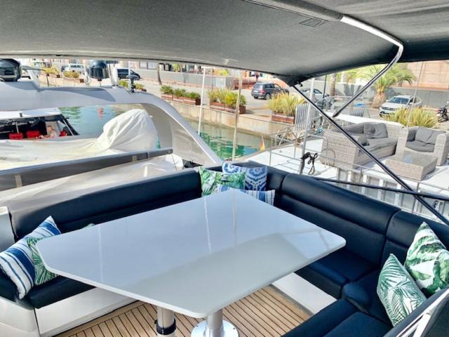 Motoryacht 21 Avec Equipage 호텔 바르셀로나 외부 사진