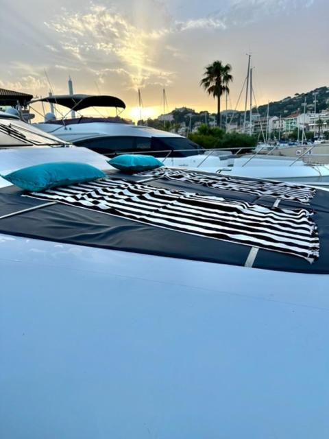 Motoryacht 21 Avec Equipage 호텔 바르셀로나 외부 사진