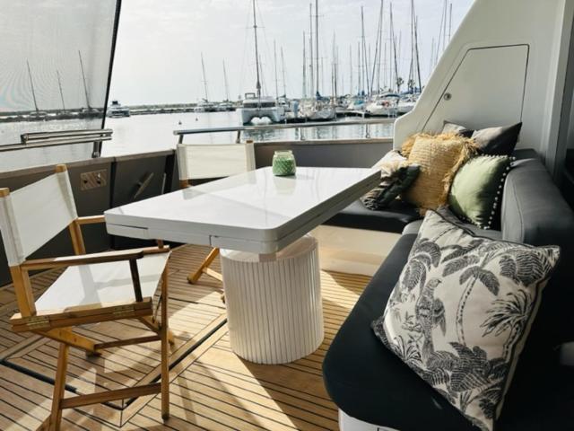 Motoryacht 21 Avec Equipage 호텔 바르셀로나 외부 사진